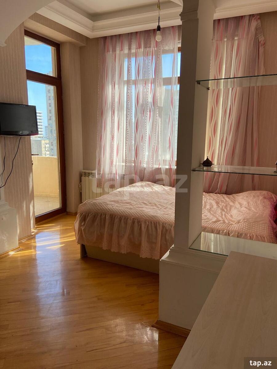4-otaqlı yeni tikili, H.Cavid pr., 221 m²