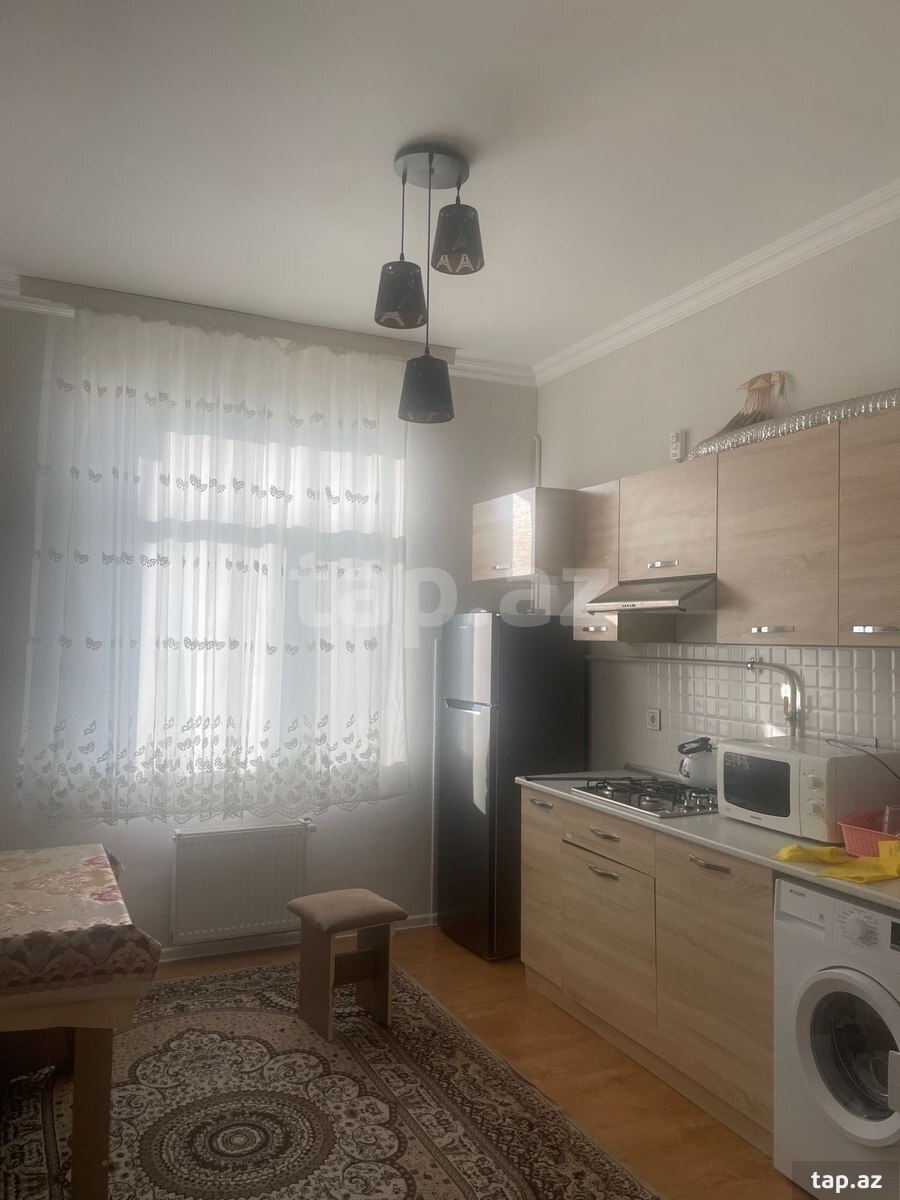 4-otaqlı yeni tikili kirayə verilir, Gəncə ş., 130 m²