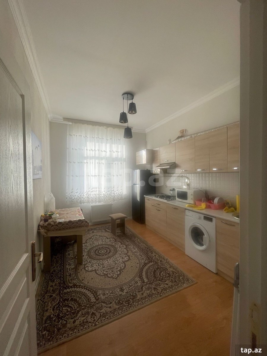 4-otaqlı yeni tikili kirayə verilir, Gəncə ş., 130 m²