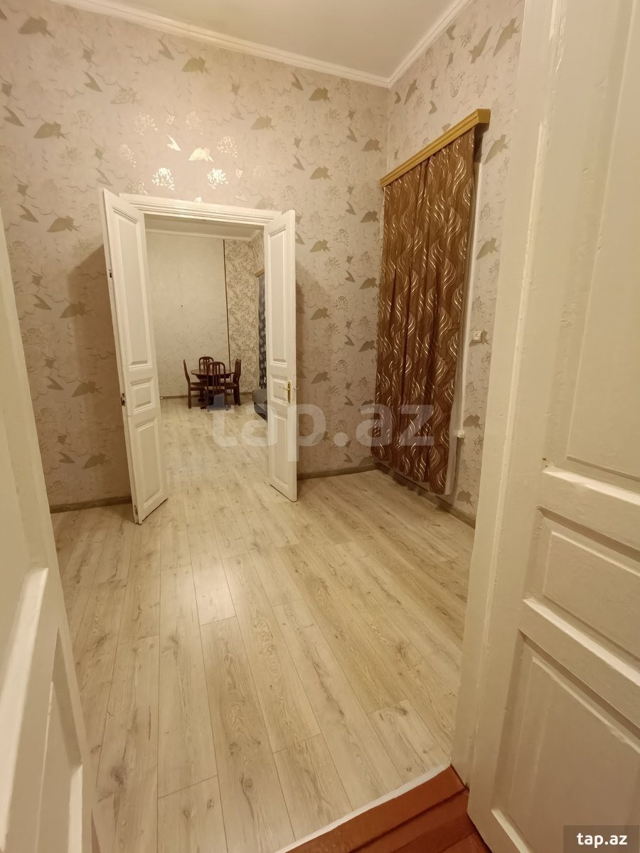 4-otaqlı mənzil kirayə verilir, Nizami m., 80 m²