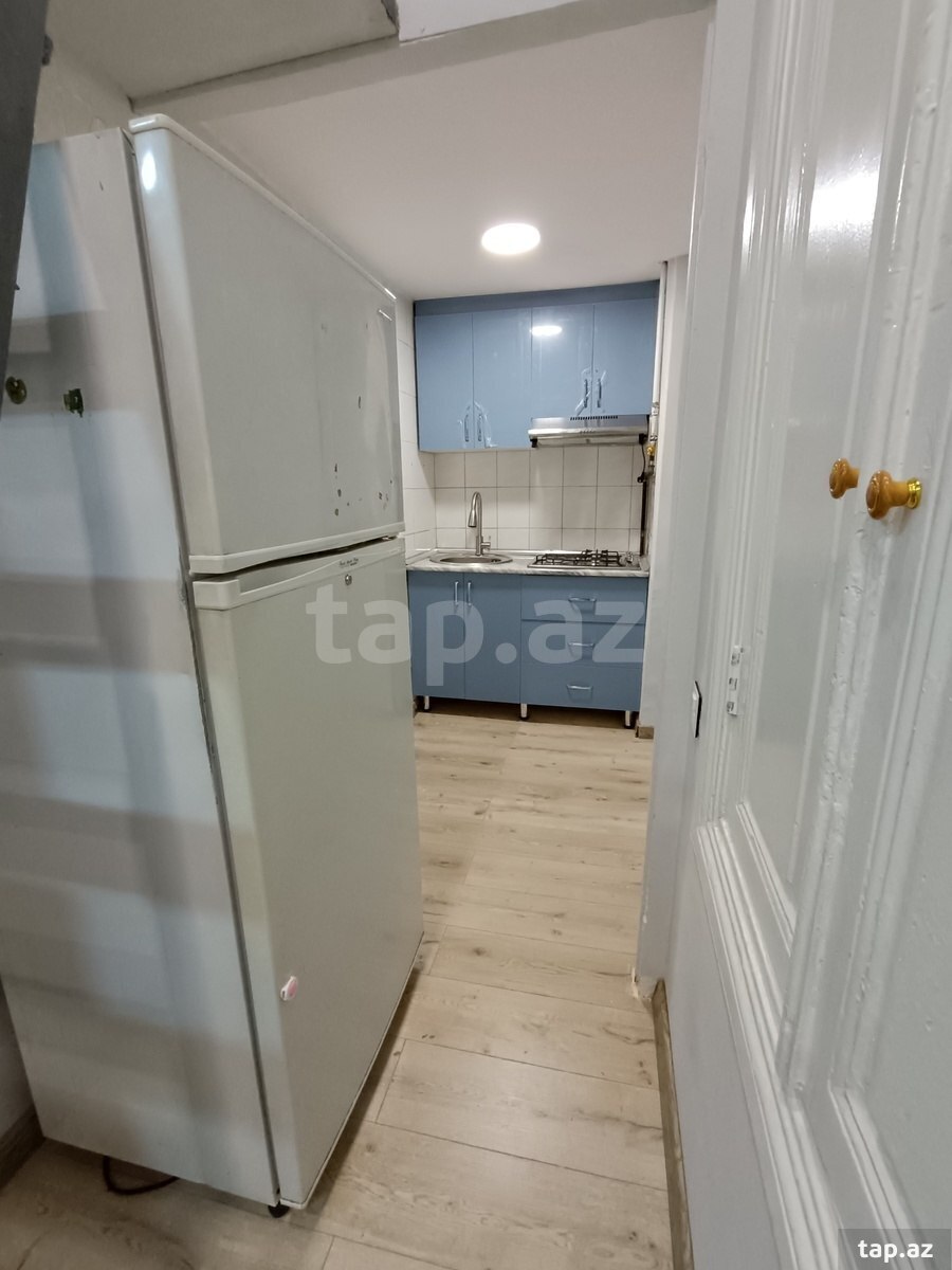 4-otaqlı mənzil kirayə verilir, Nizami m., 80 m²