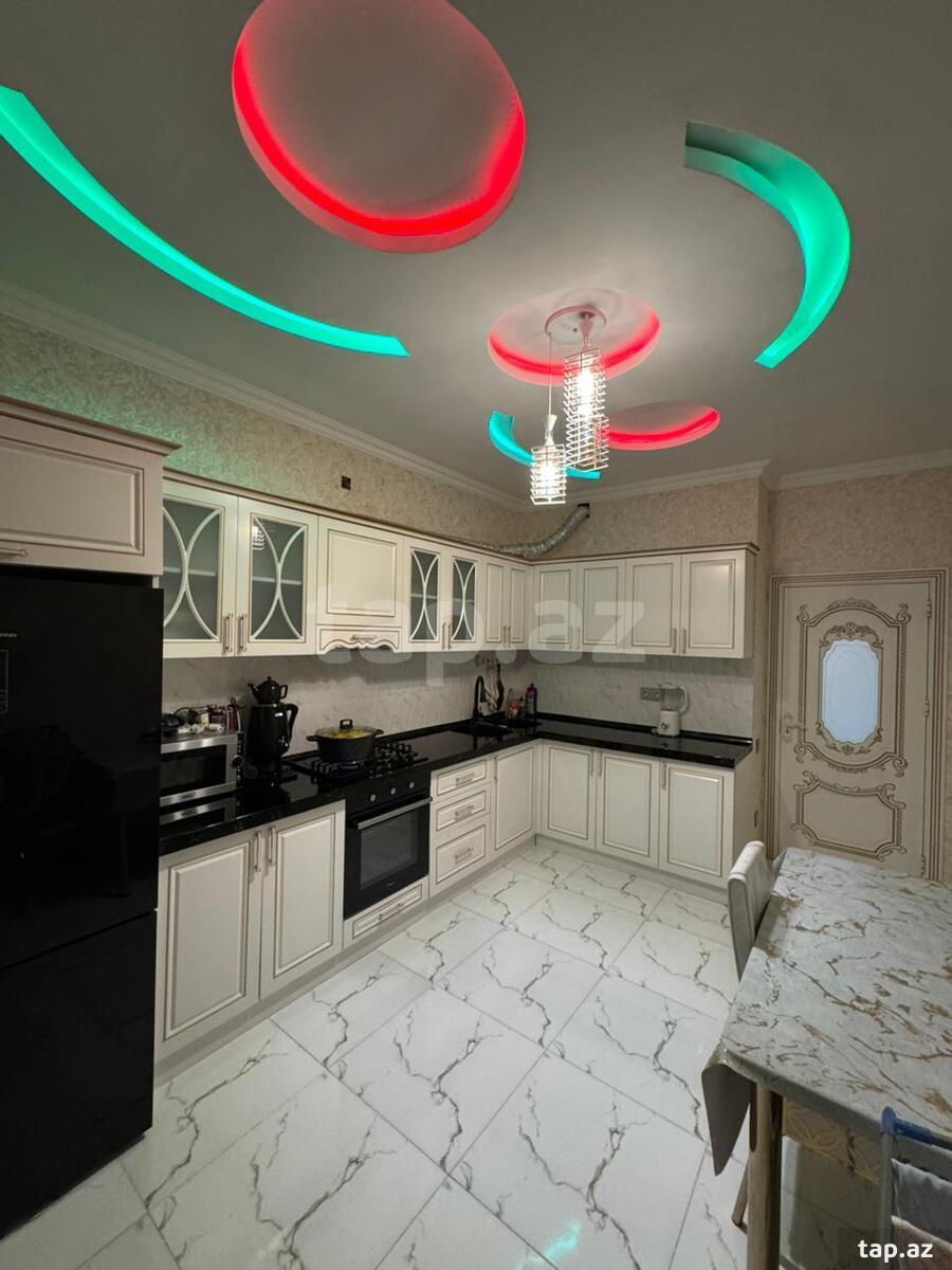 3-otaqlı yeni tikili, Moskva pr., 160 m²