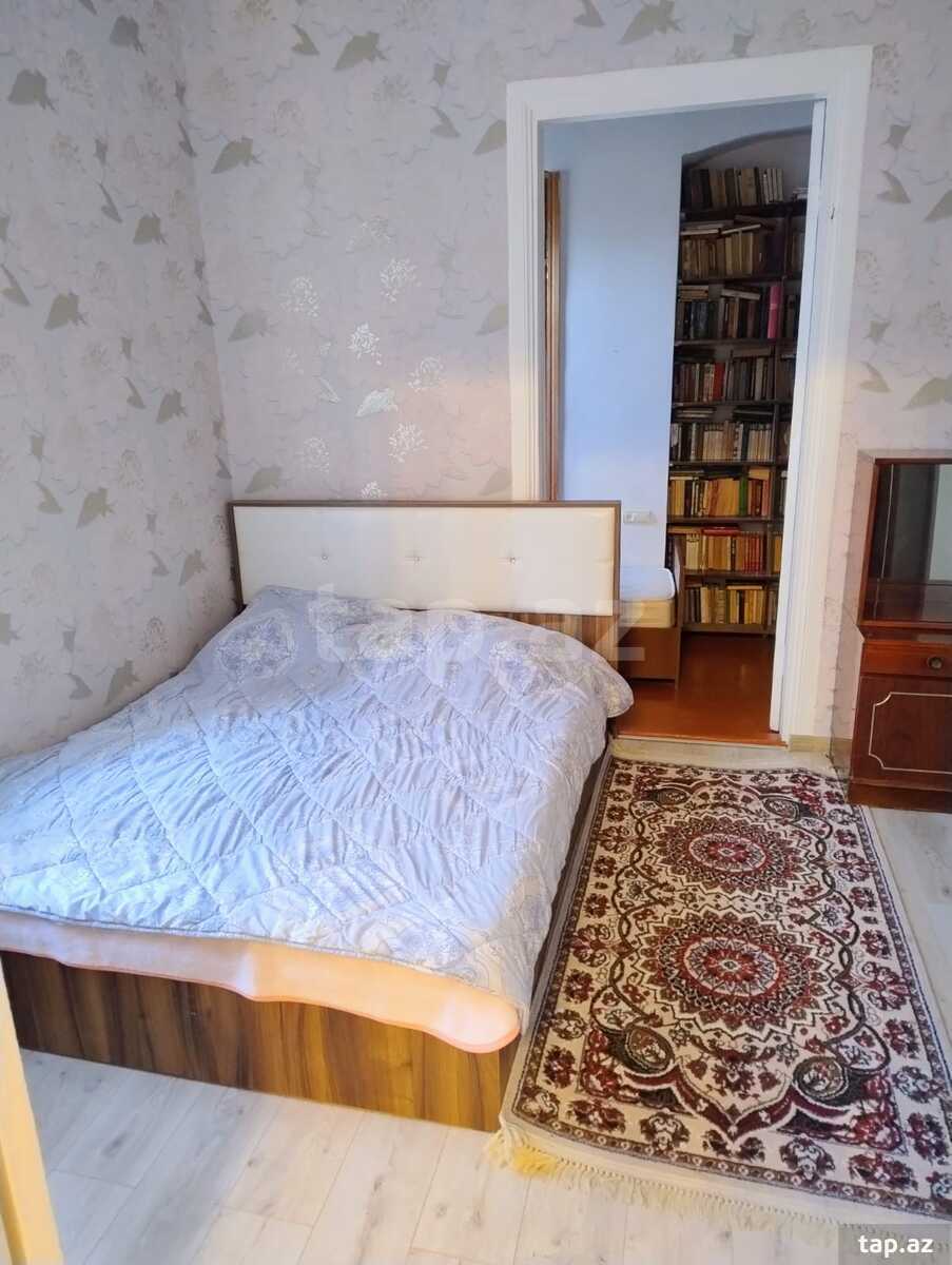 4-otaqlı mənzil kirayə verilir, Nizami m., 80 m²