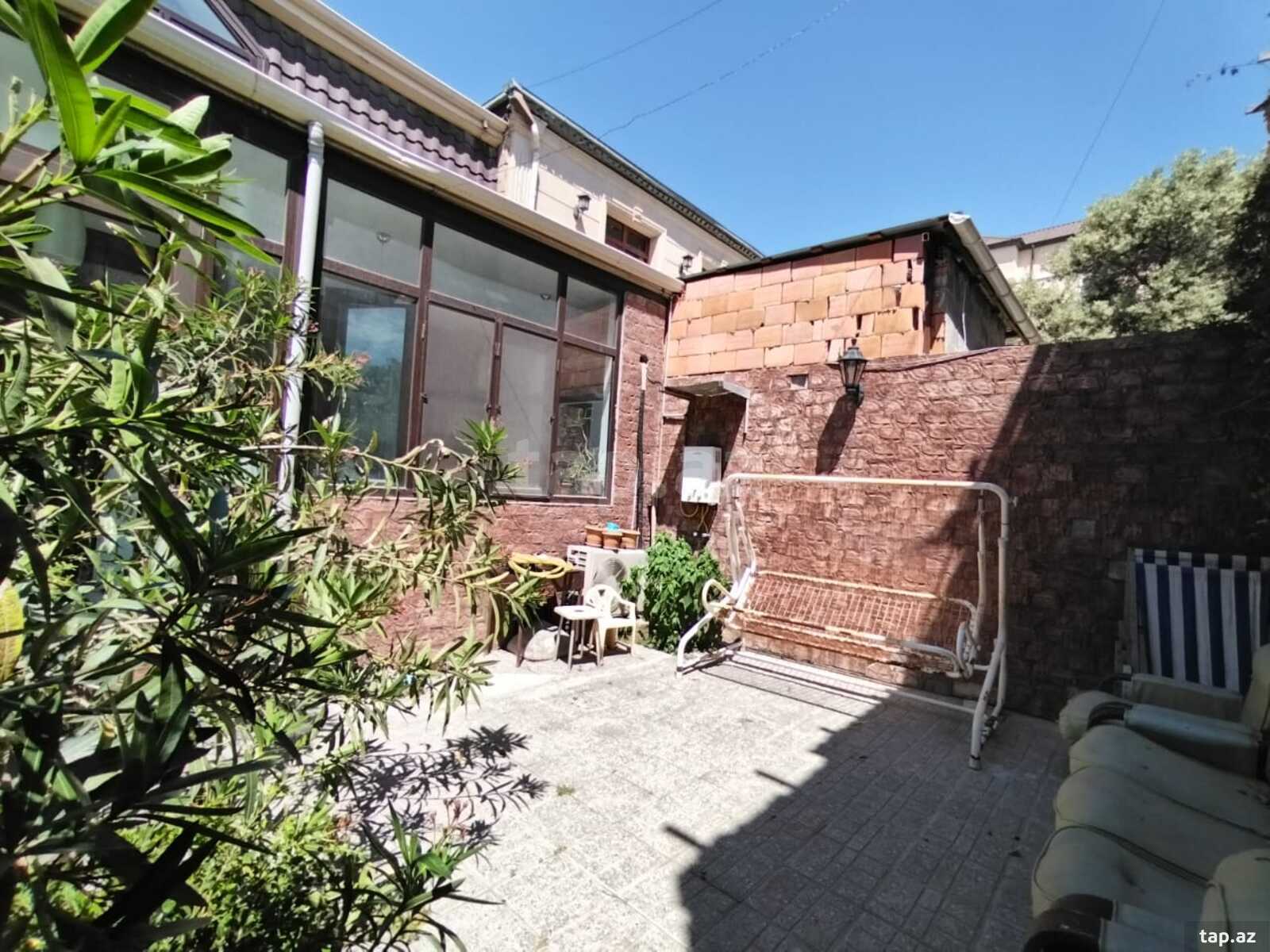 4 sot torpaq sahəsi, H. Cavid pr.