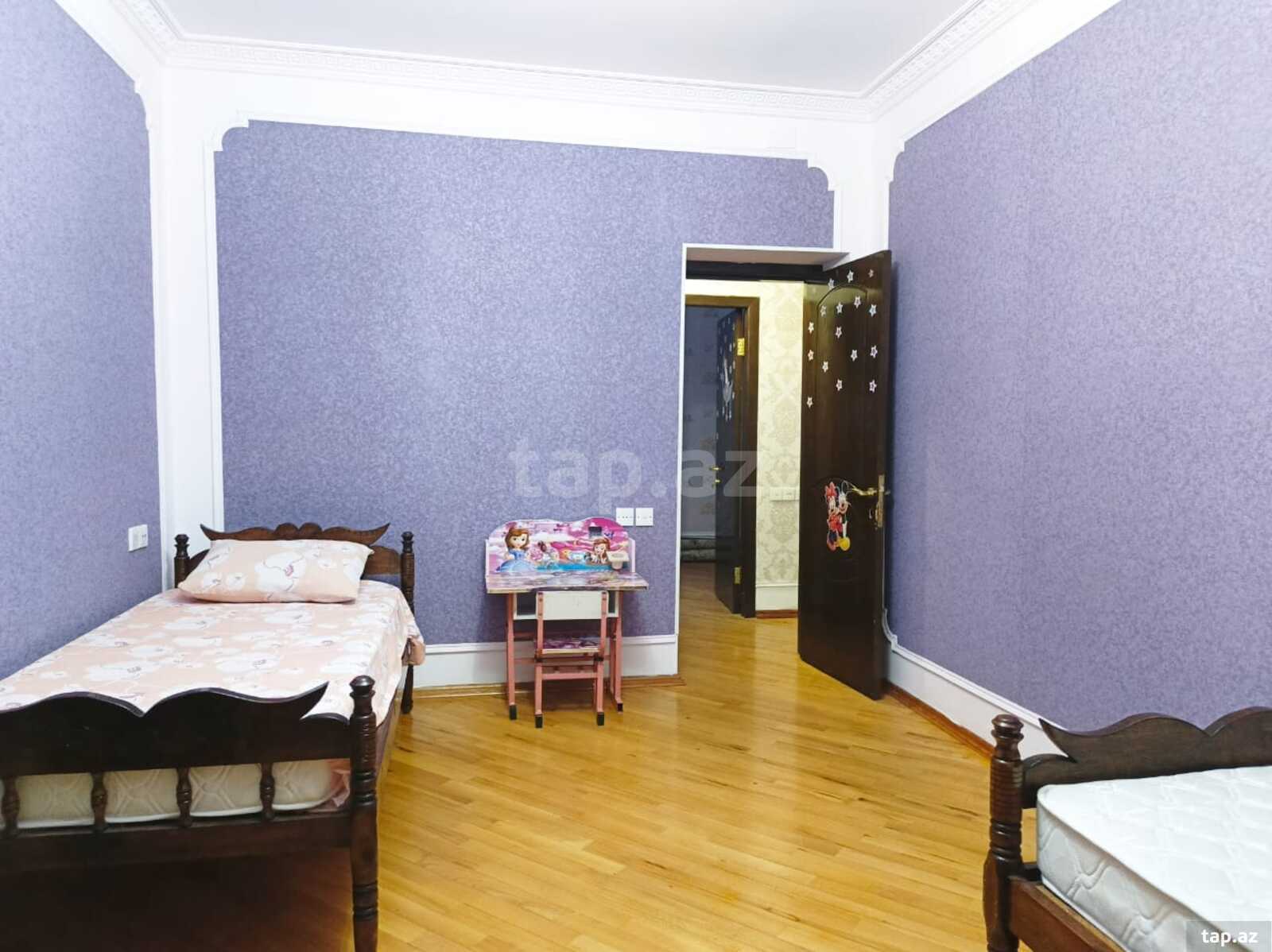 4 sot torpaq sahəsi, H. Cavid pr.