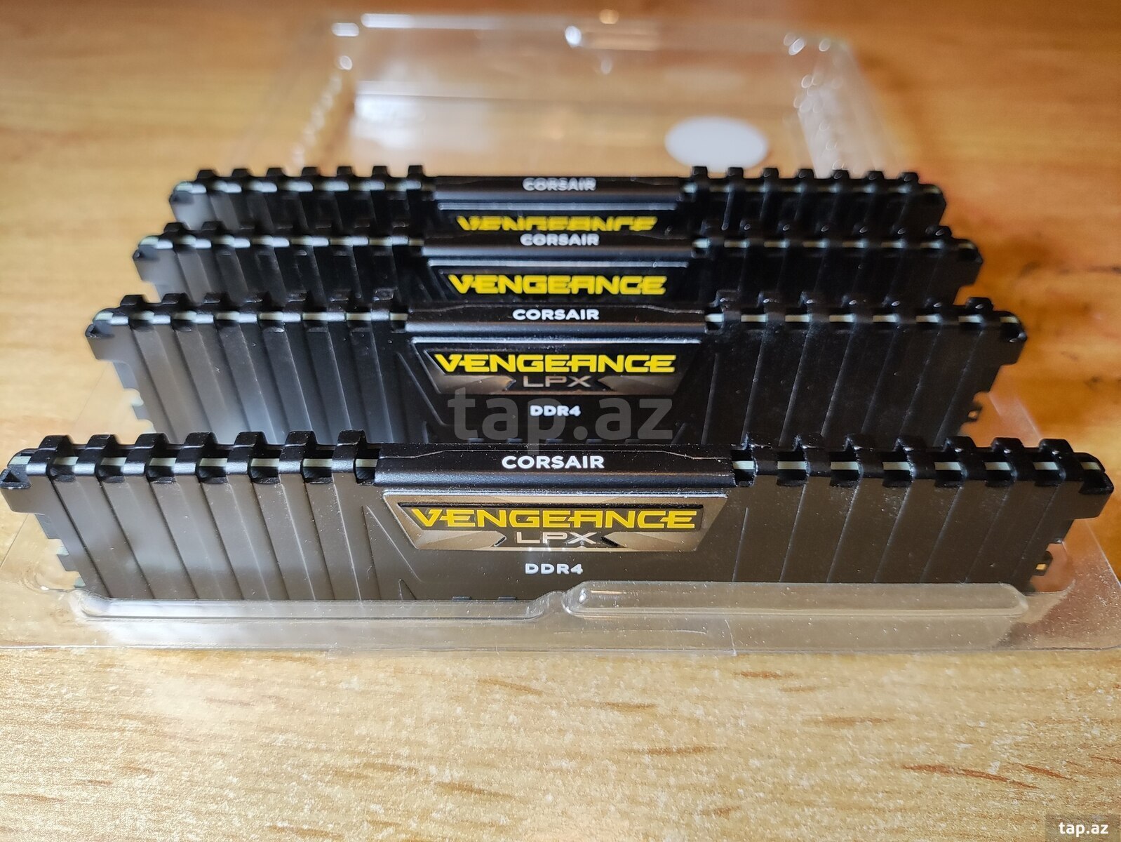Corsair VENGEANCE® LPX 32GB DDR4 (4x8GB) 3600MHz C18
