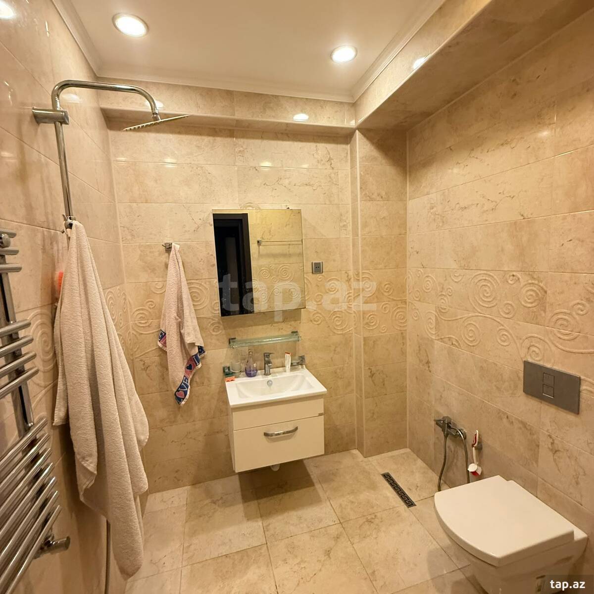 4-otaqlı yeni tikili, R. Behbudov küç., 160 m²
