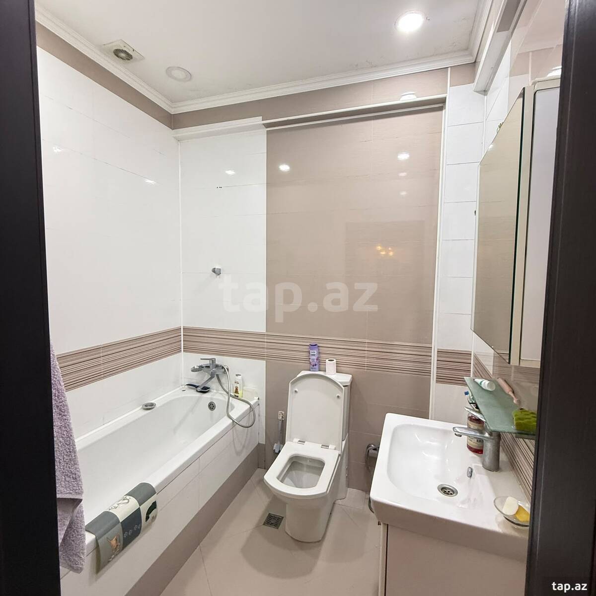 4-otaqlı yeni tikili, R. Behbudov küç., 160 m²