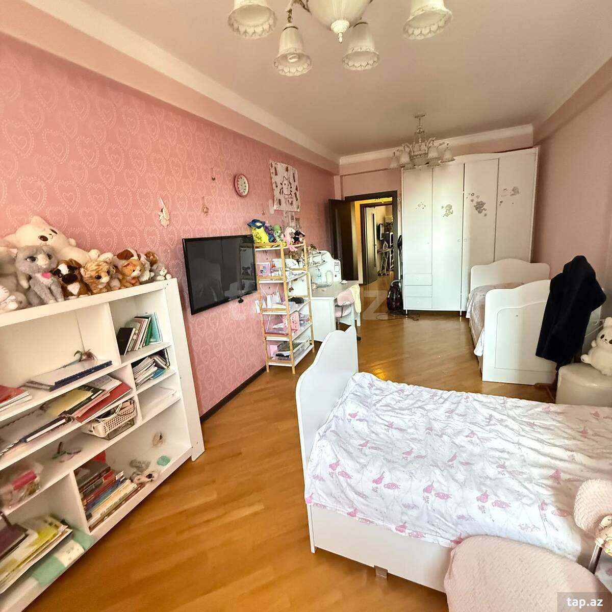 4-otaqlı yeni tikili, R. Behbudov küç., 160 m²
