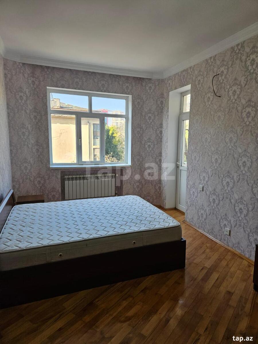 3-otaqlı yeni tikili, 8 Noyabr m., 138 m²