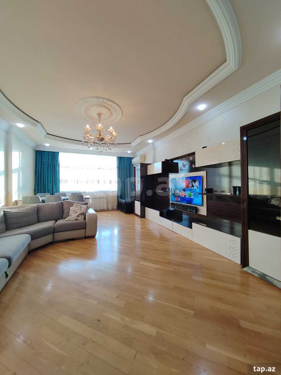 3-otaqlı yeni tikili, Məhəmməd Hadi küç., 133 m²