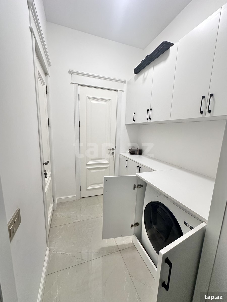 4-otaqlı yeni tikili, H. Salmani küç., 1 210 m²