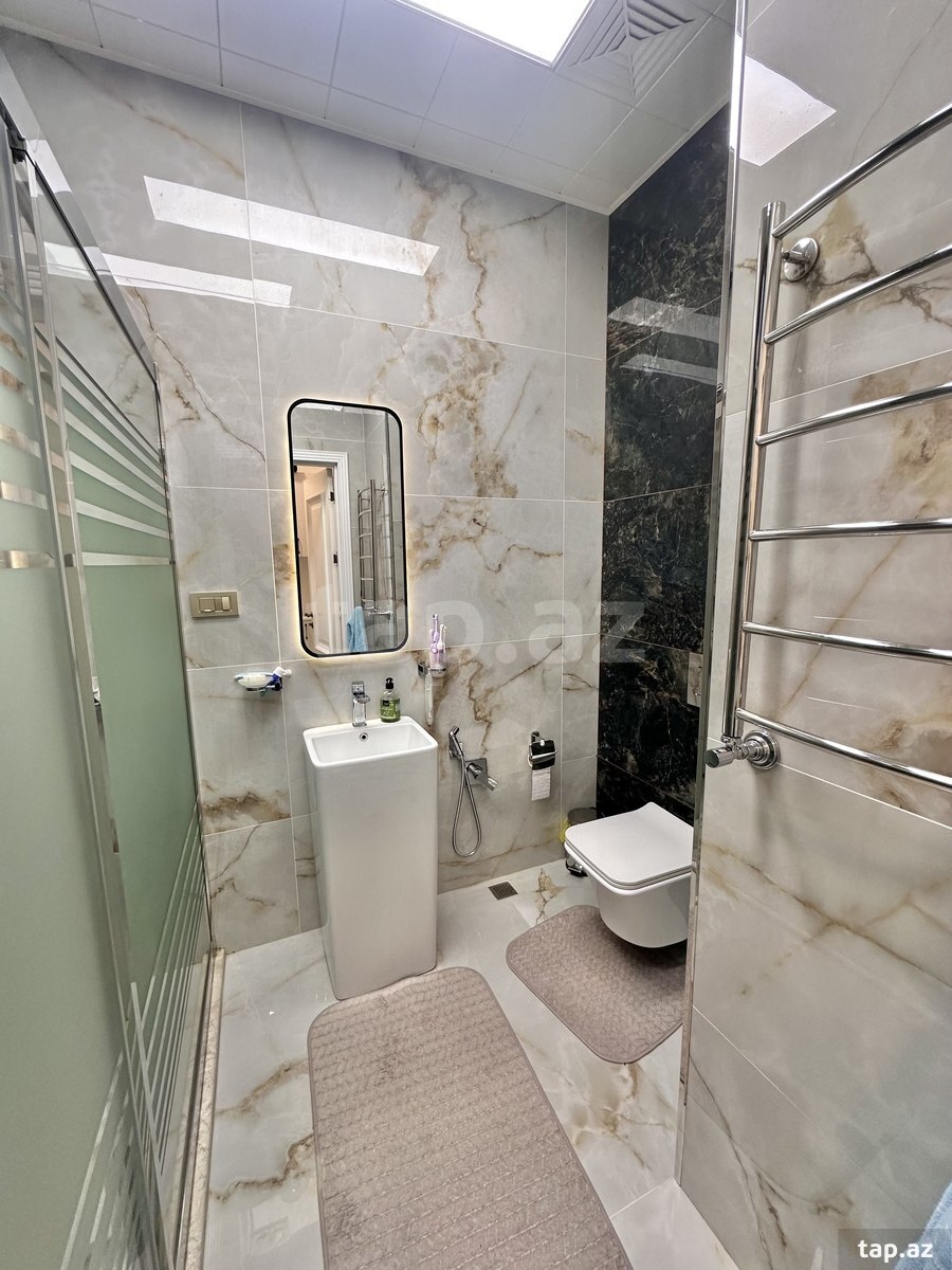 4-otaqlı yeni tikili, H. Salmani küç., 1 210 m²
