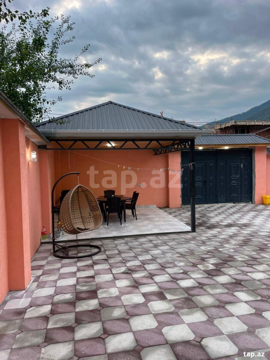 Villa, Qəbələ r.