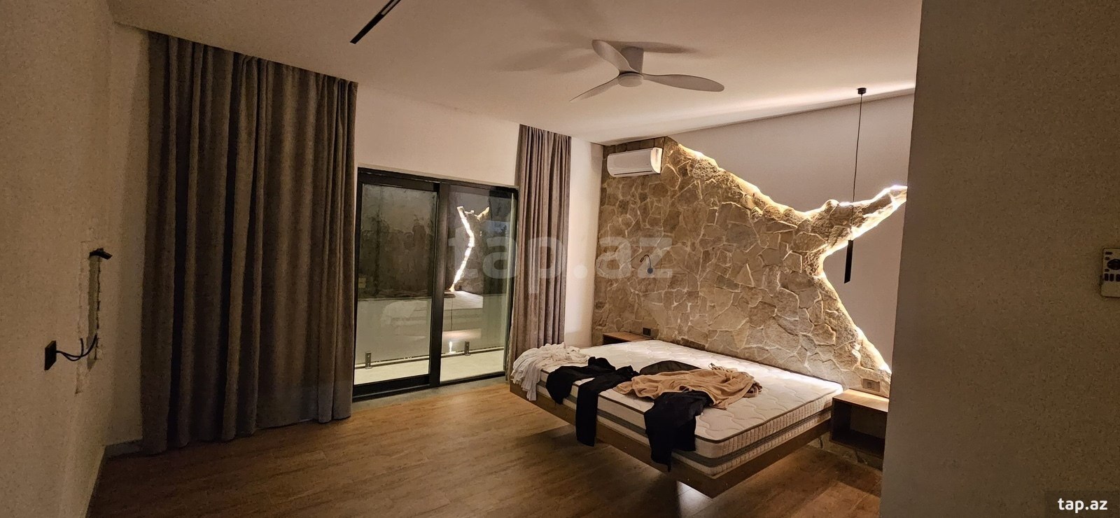 2-otaqlı mənzil kirayə verilir, Sahil m., 100 m²