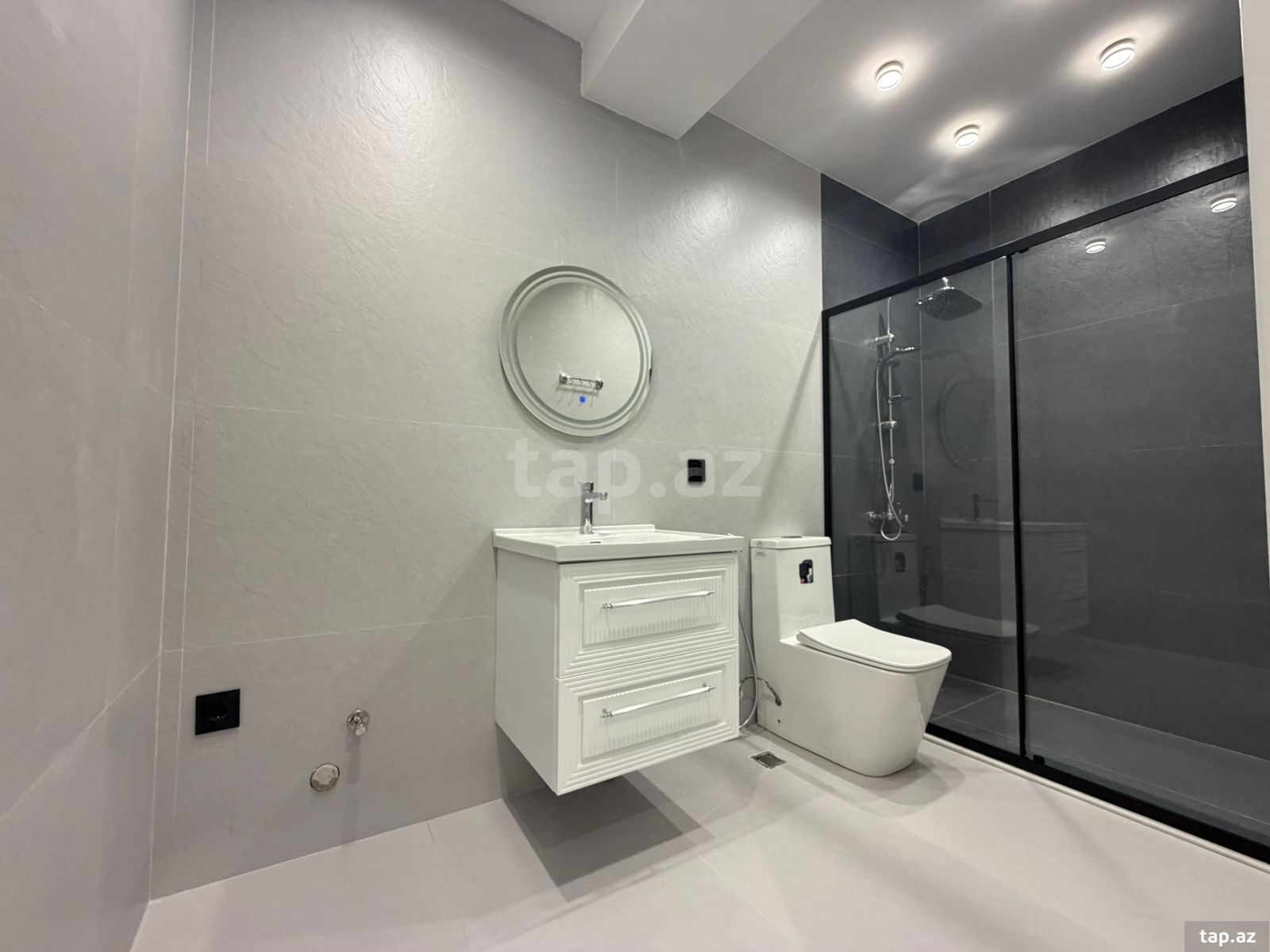 3-otaqlı yeni tikili, Neftçilər m., 80 m²