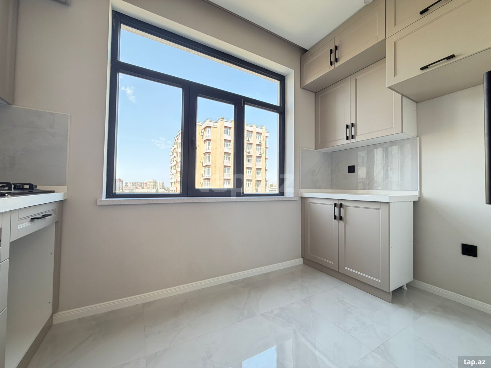 3-otaqlı yeni tikili, Neftçilər m., 80 m²