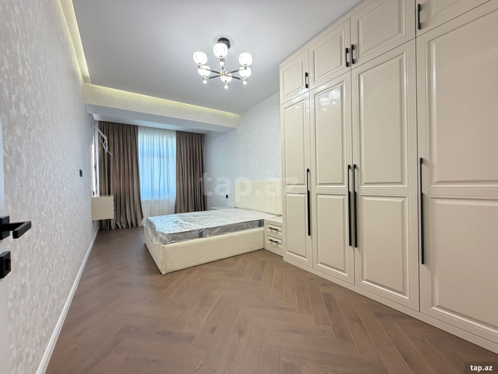 3-otaqlı yeni tikili, Neftçilər m., 80 m²