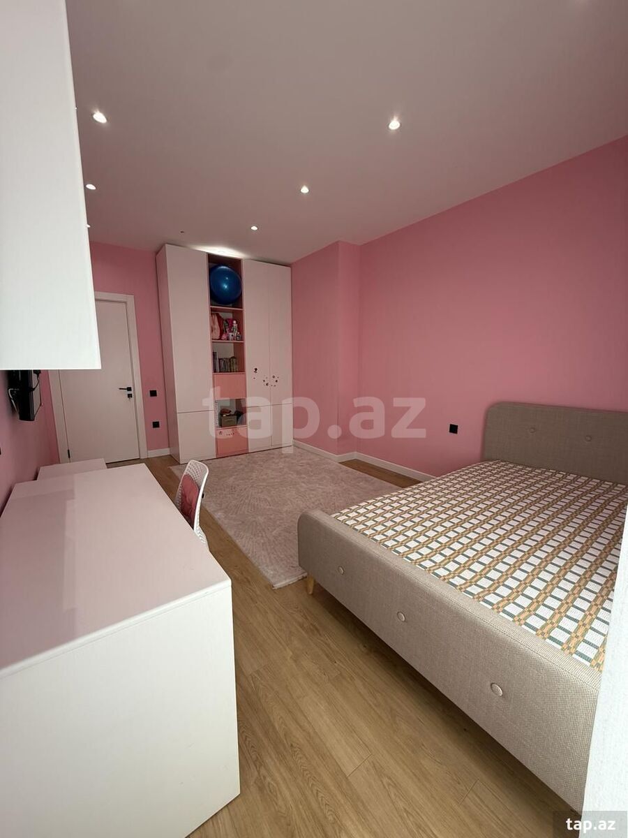 4-otaqlı yeni tikili, Elmlər Akademiyası m., 185 m²