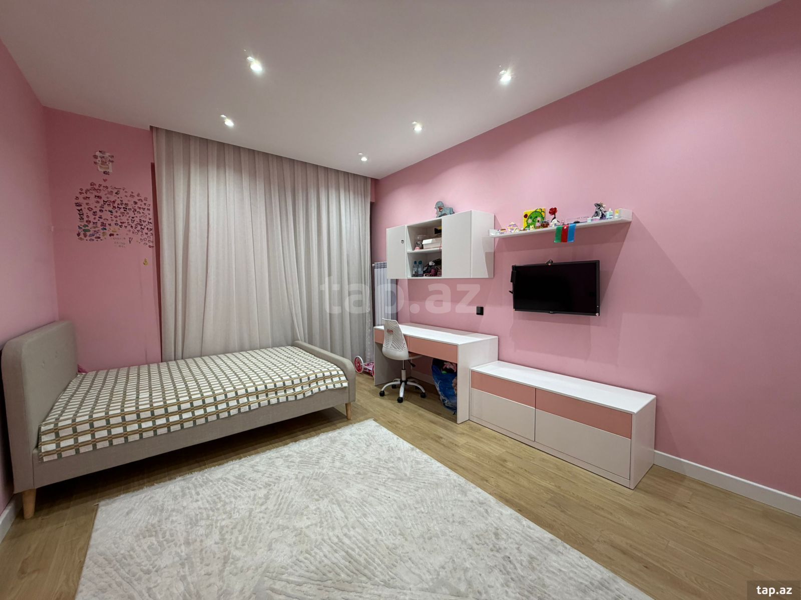 4-otaqlı yeni tikili, Elmlər Akademiyası m., 185 m²