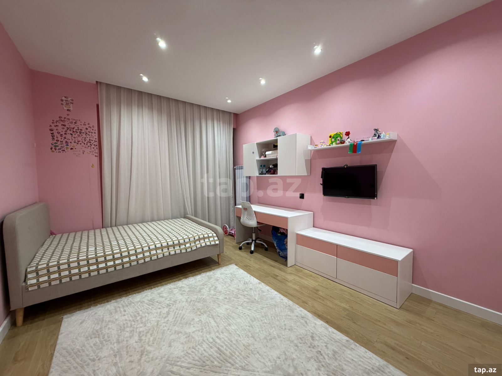 4-otaqlı yeni tikili, Elmlər Akademiyası m., 185 m²