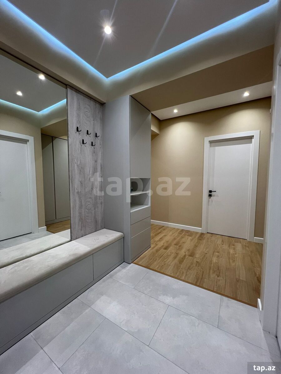4-otaqlı yeni tikili, Elmlər Akademiyası m., 185 m²