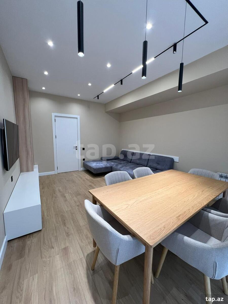 4-otaqlı yeni tikili, Elmlər Akademiyası m., 185 m²