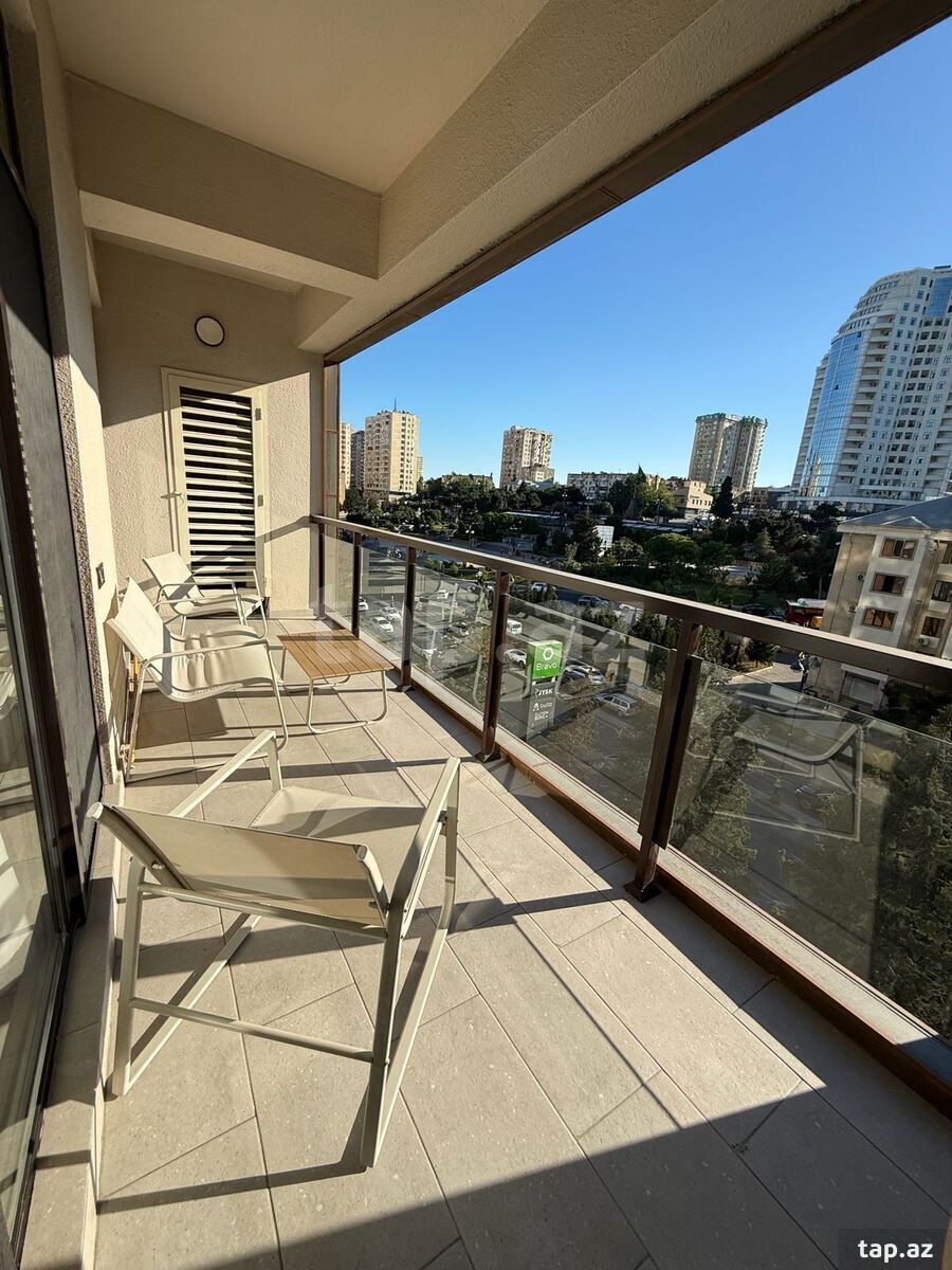 4-otaqlı yeni tikili, Elmlər Akademiyası m., 185 m²