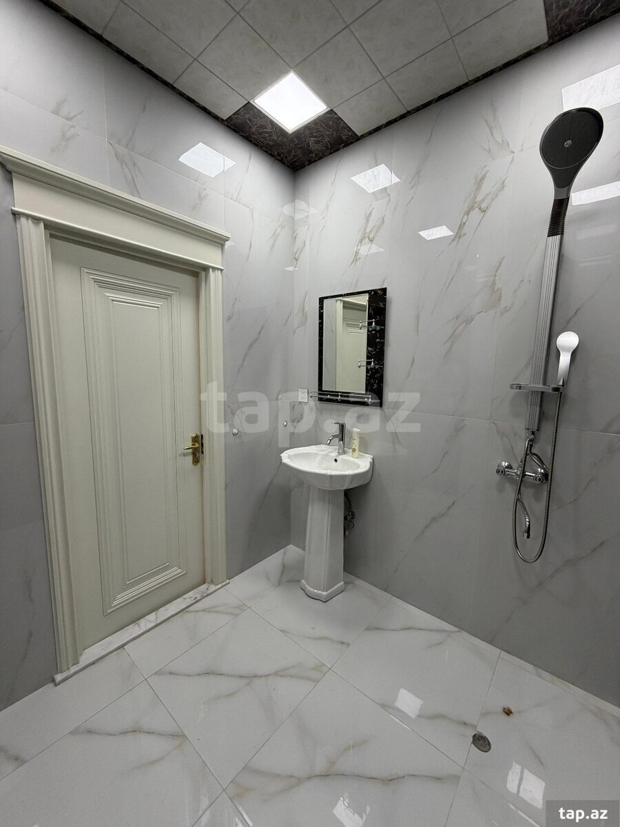 5-otaqlı yeni tikili, Qara Qarayev m., 180 m²