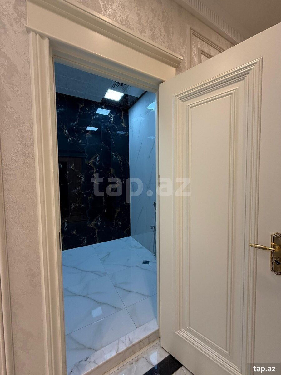 5-otaqlı yeni tikili, Qara Qarayev m., 180 m²