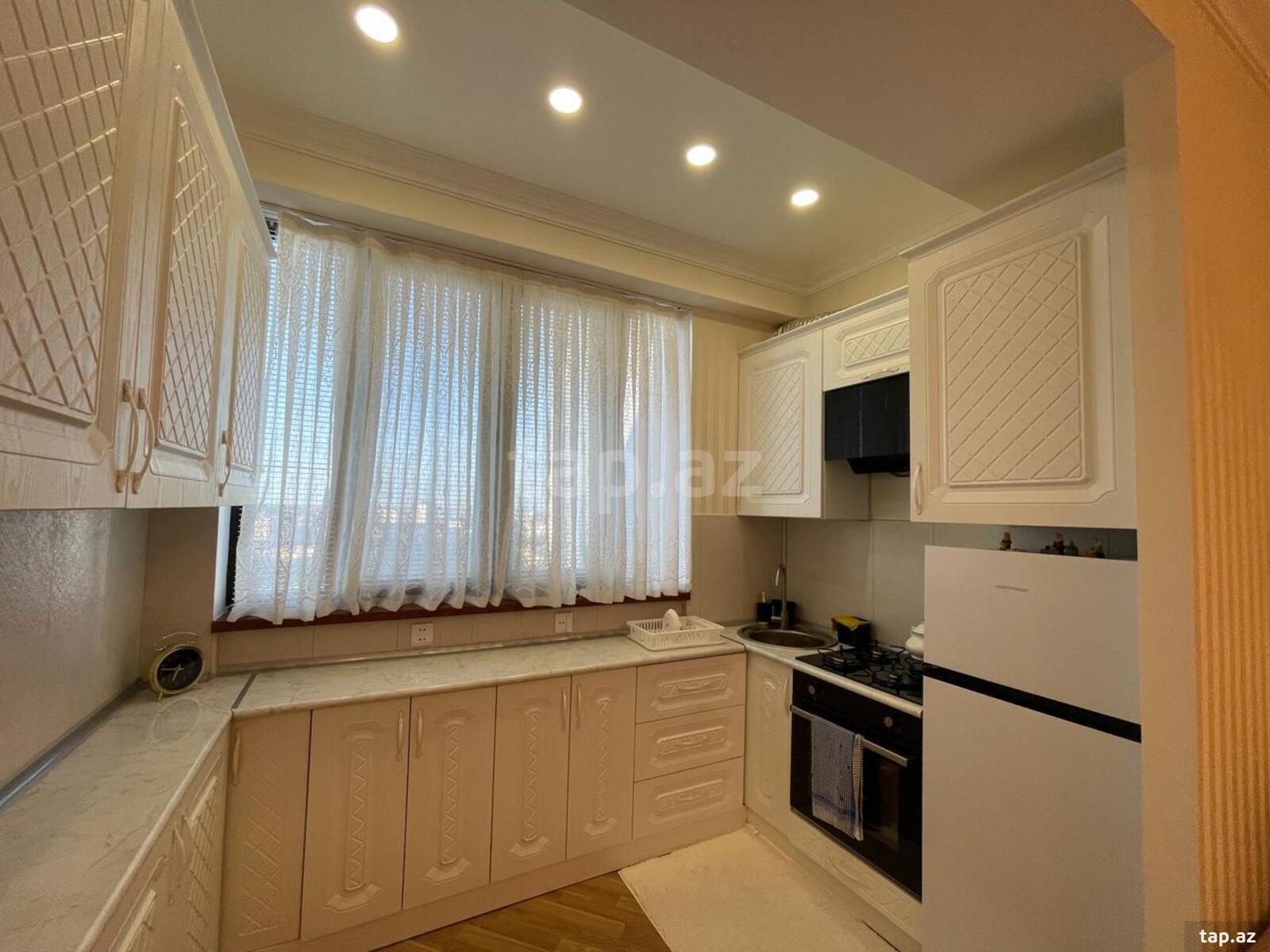 2-otaqlı yeni tikili, Mir Cəlal küç., 68 m²