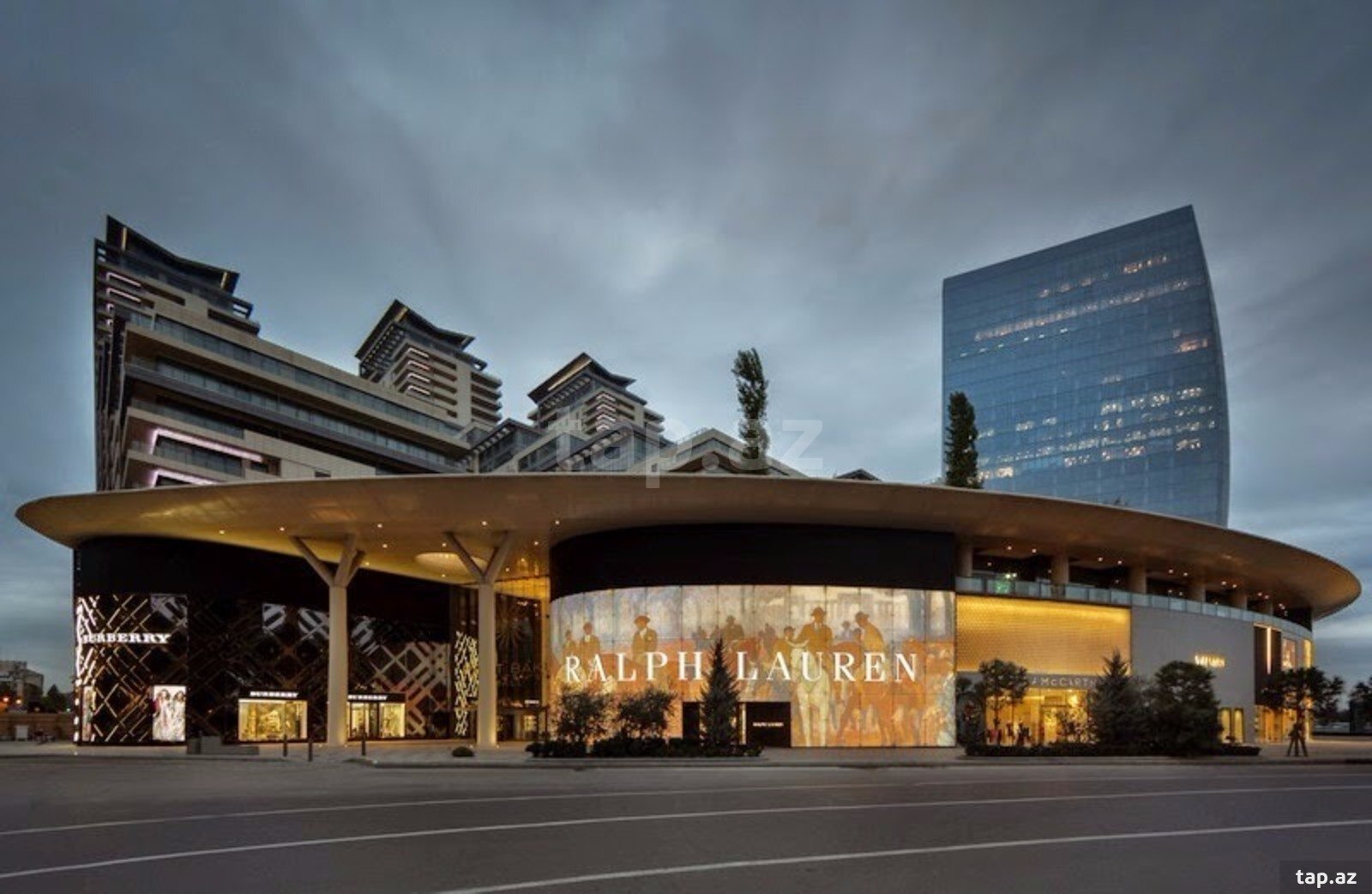 3-otaqlı yeni tikili kirayə verilir, Üzeyir Hacıbəyov küç., 180 m²