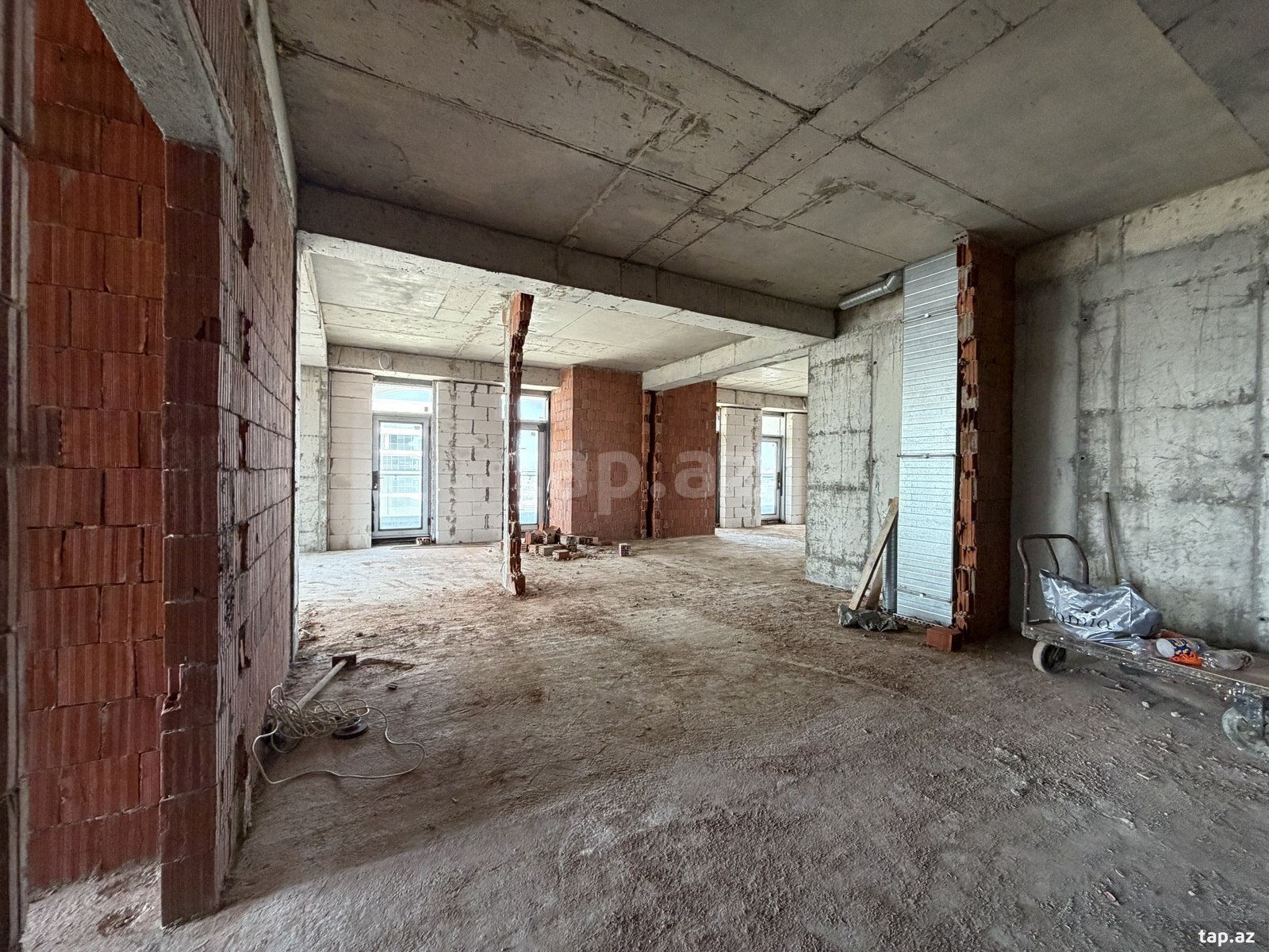 6-otaqlı yeni tikili, Xətai r., 377 m²