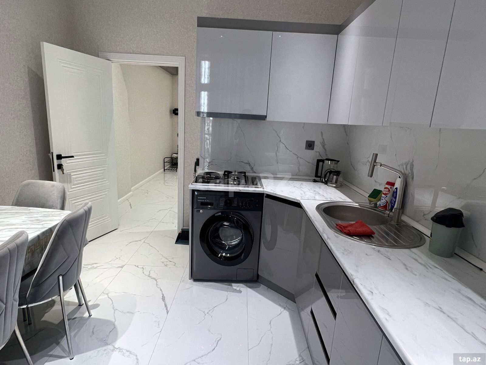 2-otaqlı yeni tikili kirayə verilir, İnşaatçılar m., 80 m²