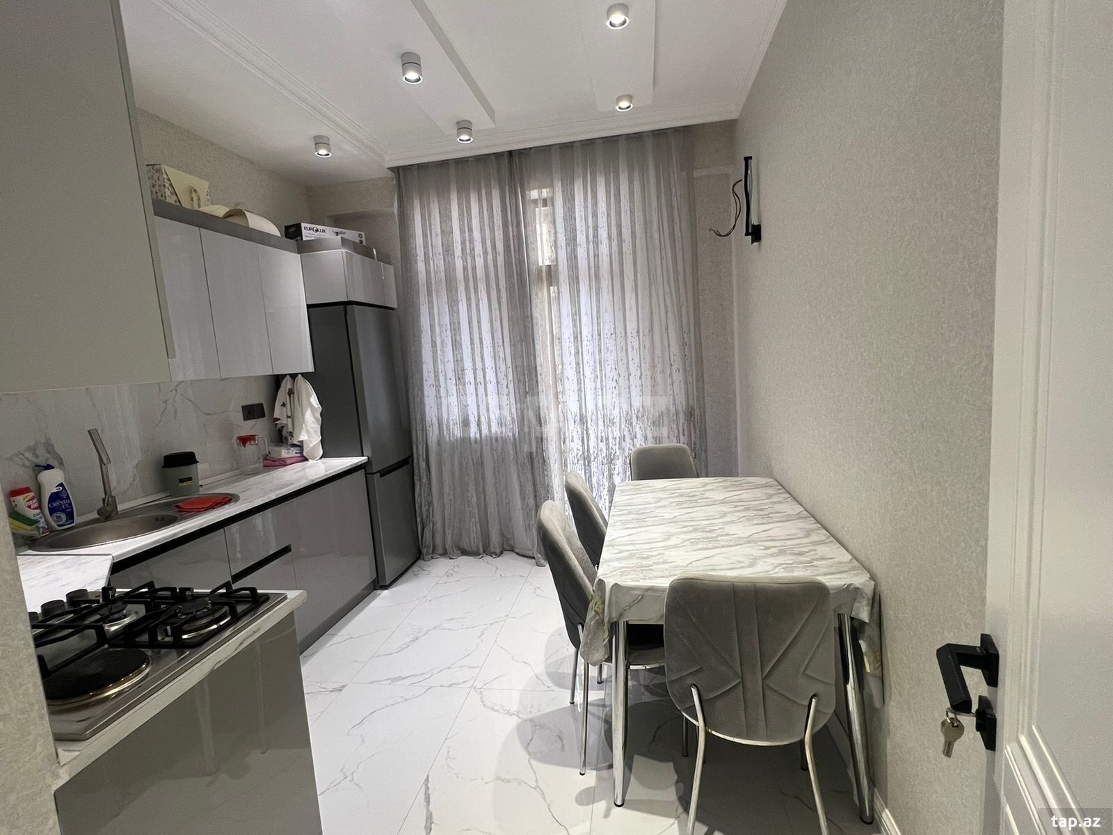 2-otaqlı yeni tikili kirayə verilir, İnşaatçılar m., 80 m²