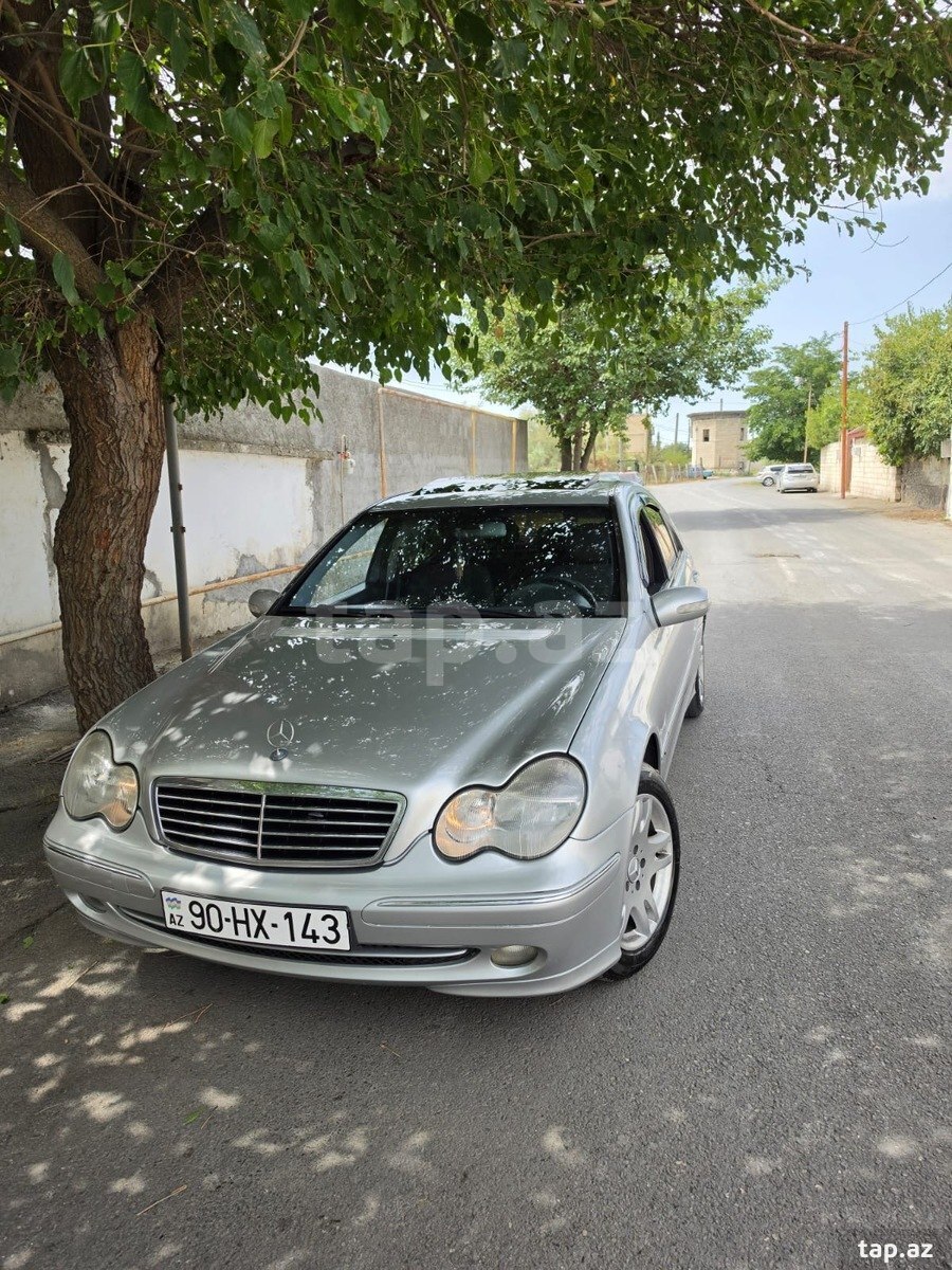 Mercedes 200 CE, 2001 il