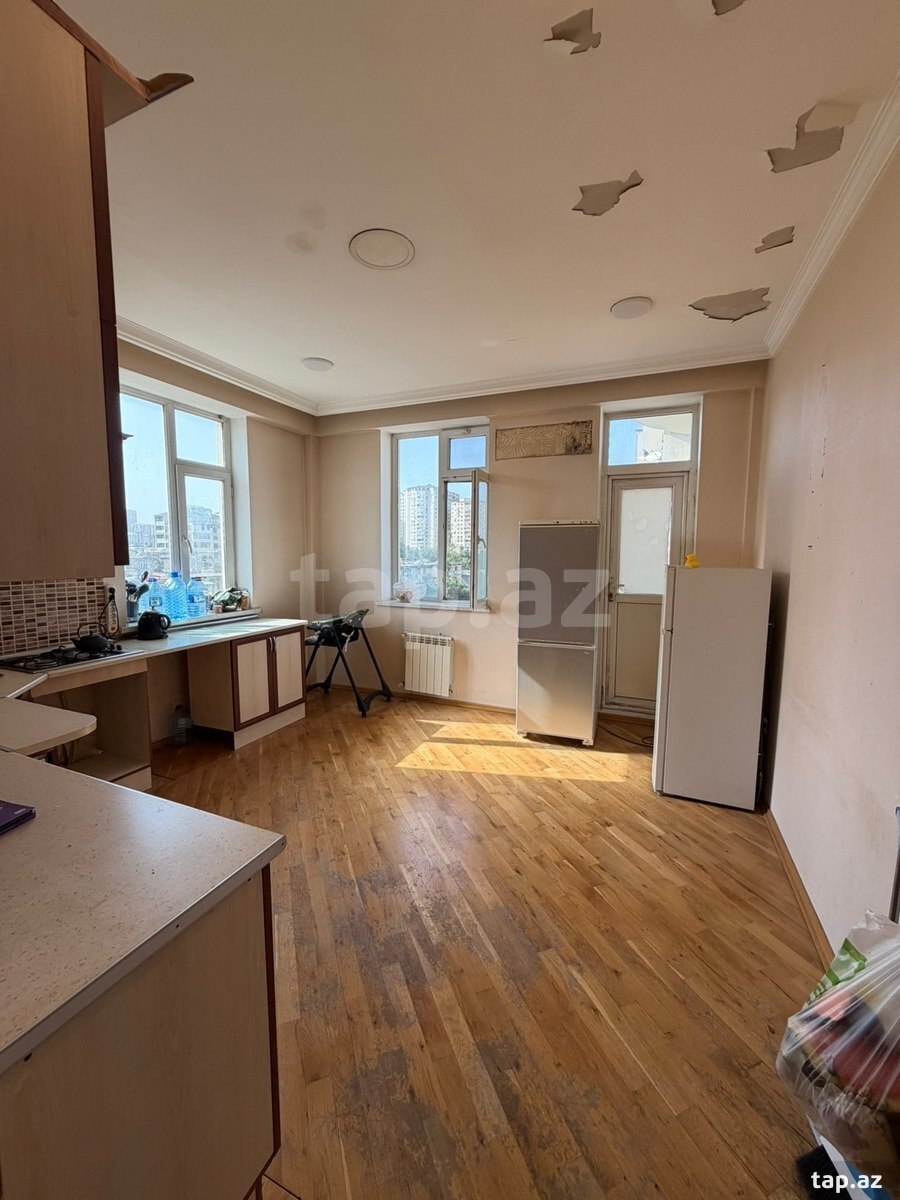 4-otaqlı yeni tikili, İnşaatçılar m., 150 m²
