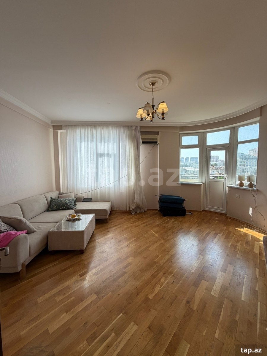 4-otaqlı yeni tikili, İnşaatçılar m., 150 m²