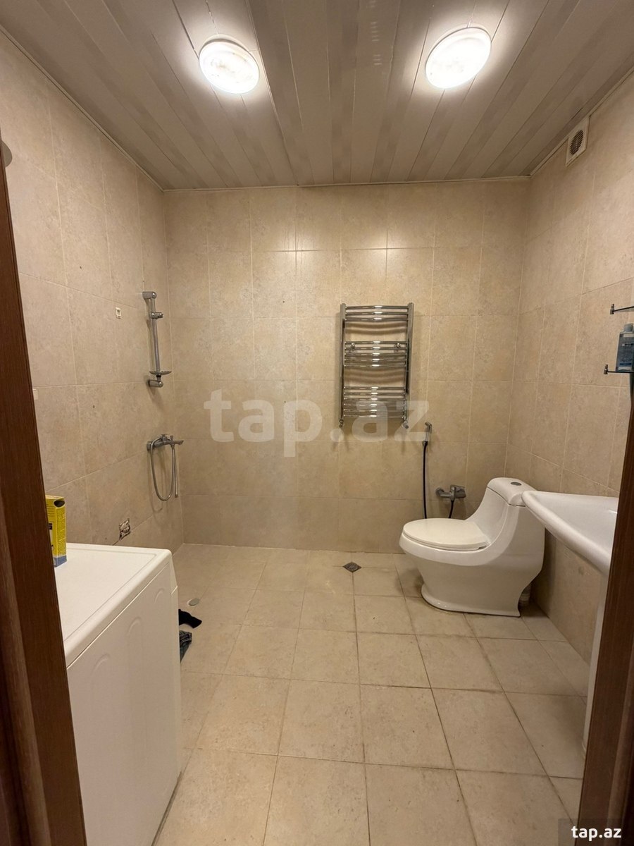 4-otaqlı yeni tikili, İnşaatçılar m., 150 m²