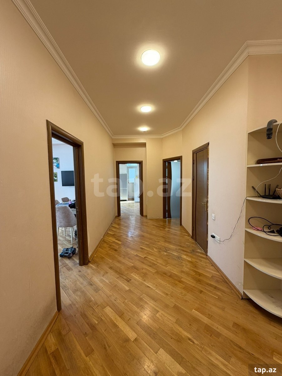 4-otaqlı yeni tikili, İnşaatçılar m., 150 m²