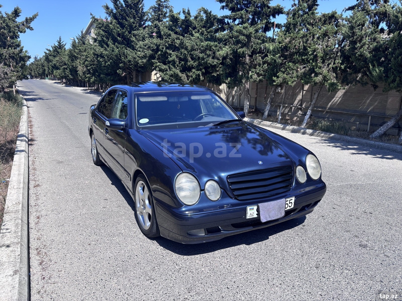Mercedes E 220, 2001 il