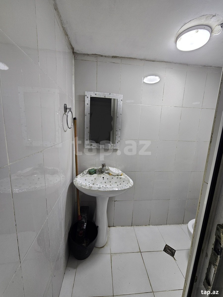 3-otaqlı mənzil, Mir Cəlal küç., 70 m²