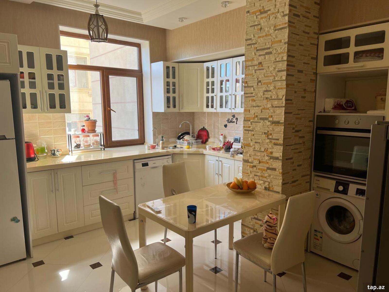 4-otaqlı yeni tikili, Xırdalan ş., 161 m²