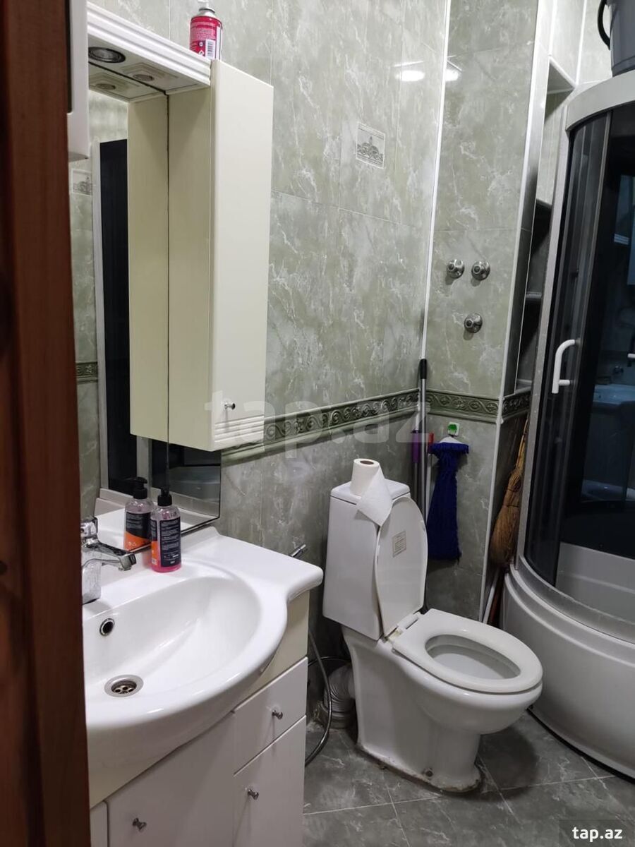 2-otaqlı mənzil, 28 May m., 70 m²
