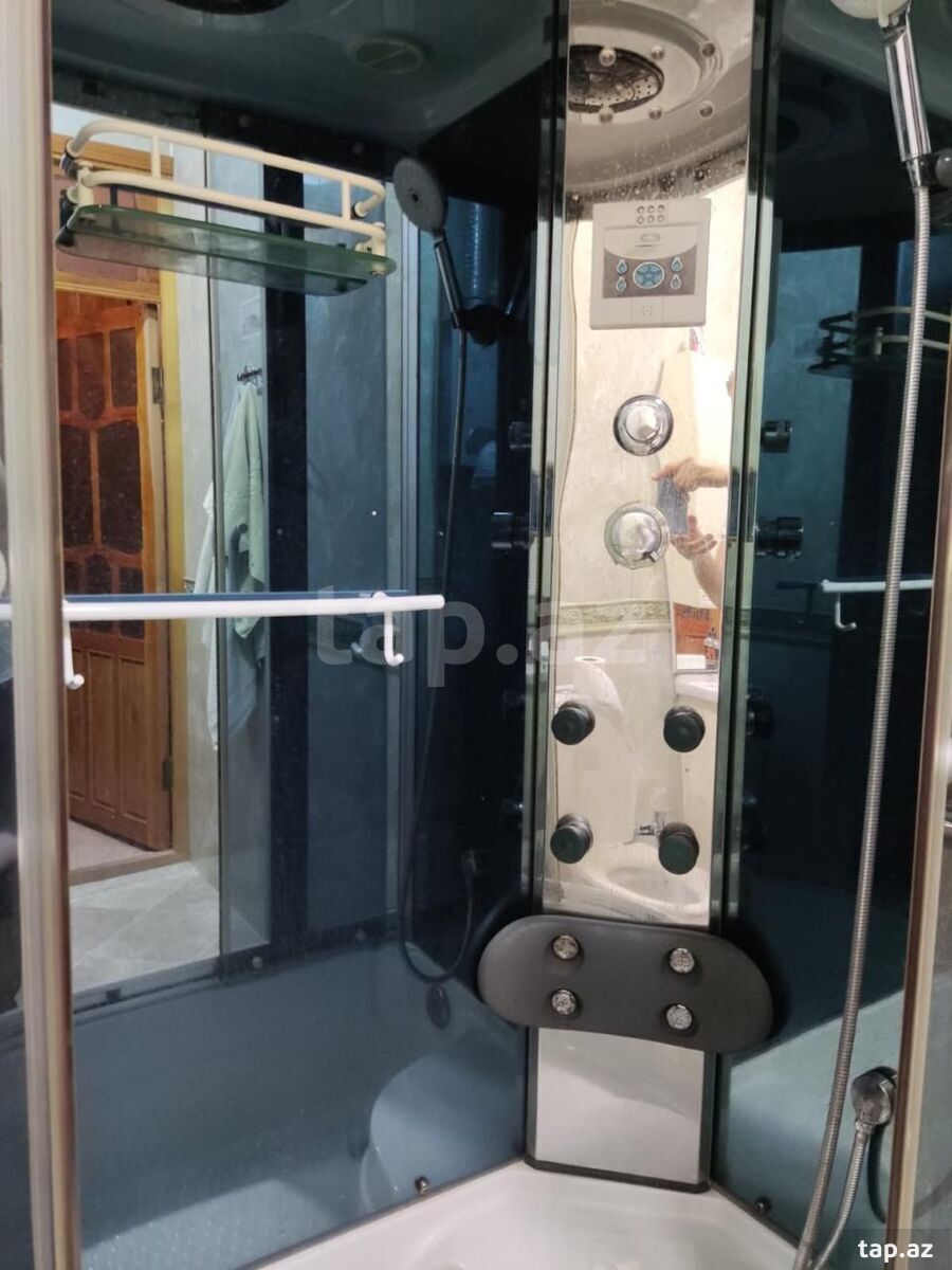 2-otaqlı mənzil, 28 May m., 70 m²