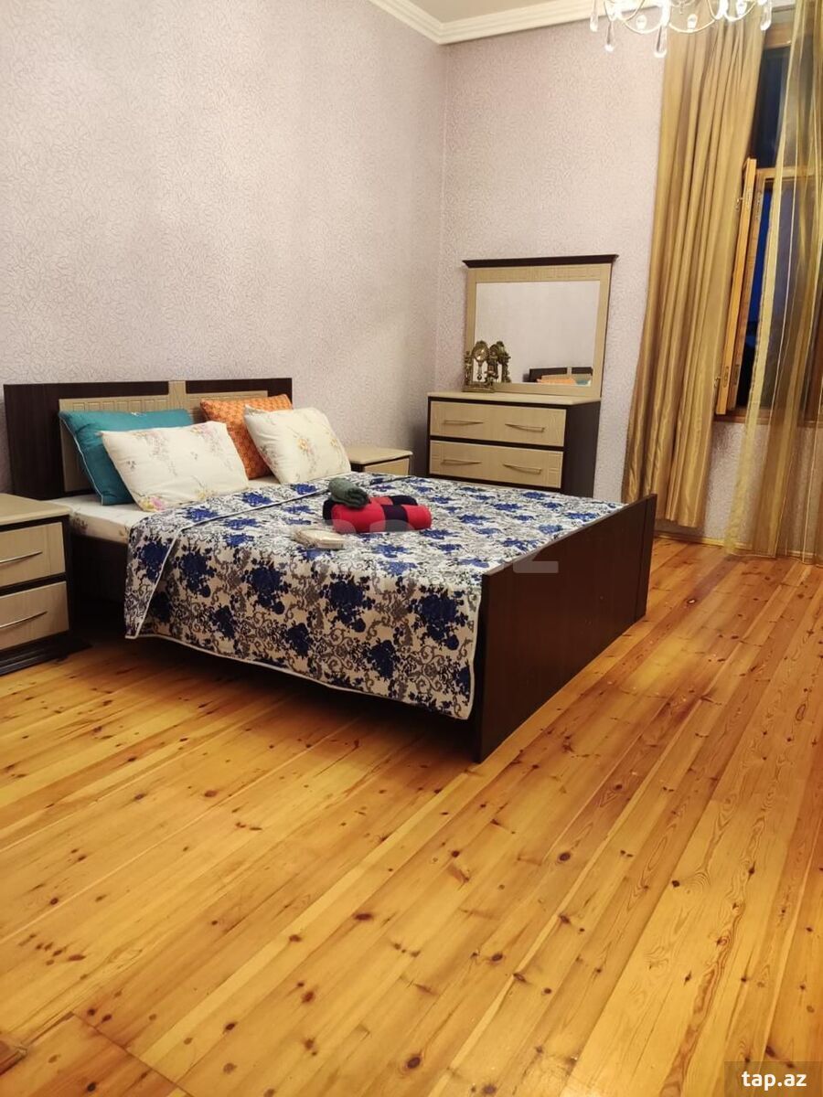 2-otaqlı mənzil, 28 May m., 70 m²