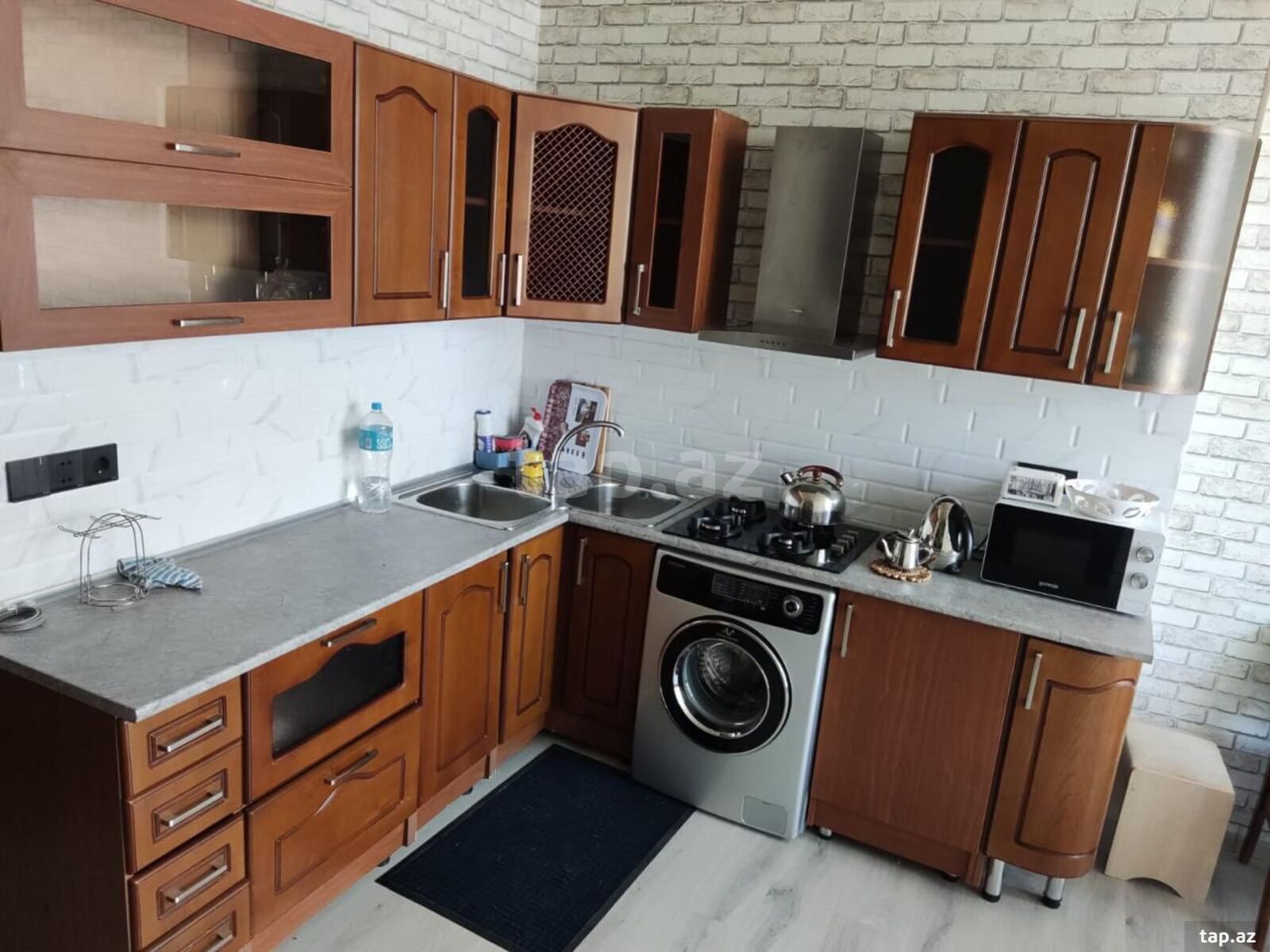 2-otaqlı mənzil, 28 May m., 70 m²