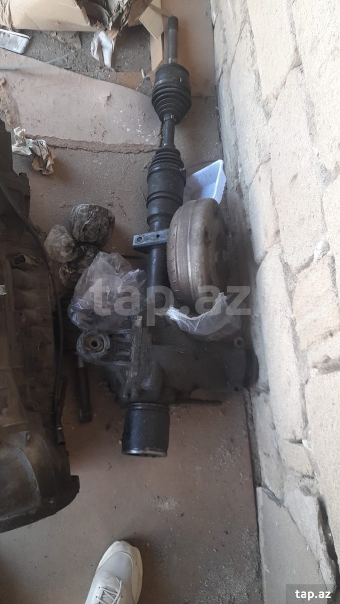 Toyota Land Cruiser 100 ehtiyat hissələri