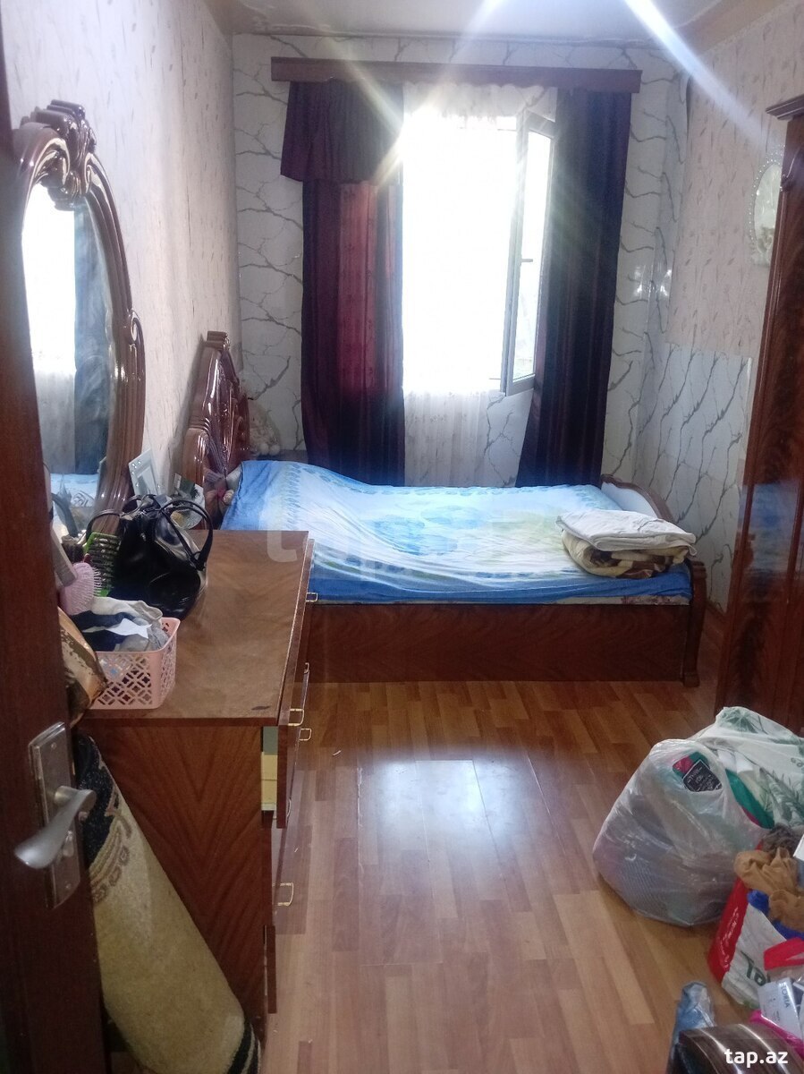 2-otaqlı mənzil, 4-cü mkr., 42 m²