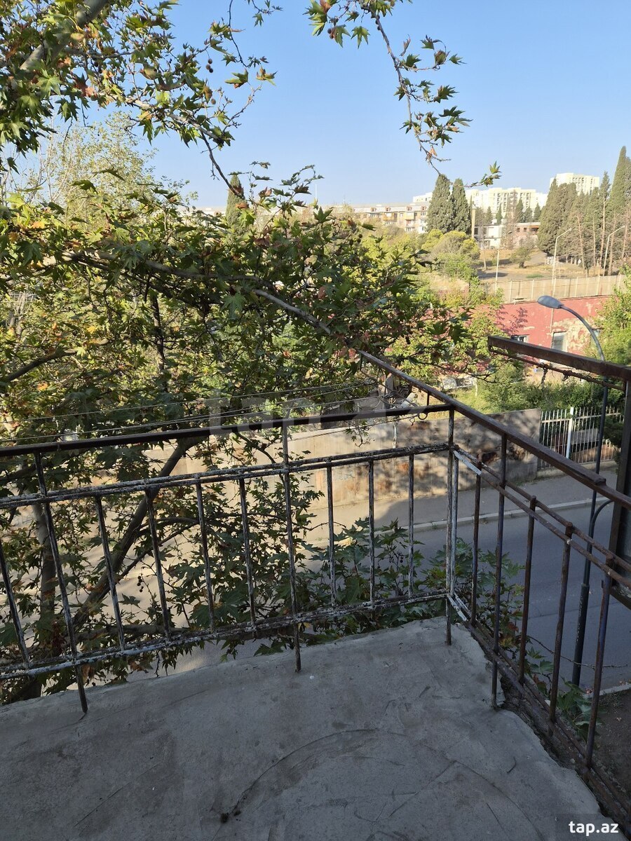 3-otaqlı mənzil kirayə verilir, Gəncə ş., 80 m²